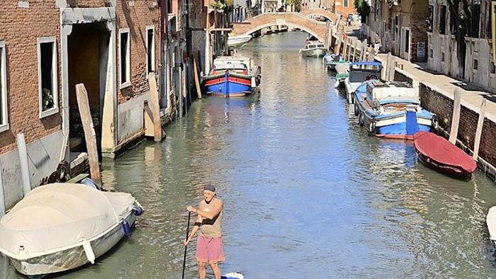 Mit dem  Stand-Up-Paddle  durch Venedig