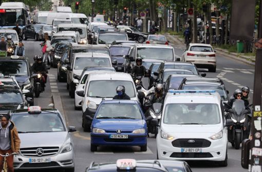 Paris erstickt im Verkehr. Nach den Plänen der Bürgermeisterin Anne Hidalgo soll die Innenstadt zu einer verkehrsberuhigten Zone werden. Foto: AFP/LUDOVIC MARIN