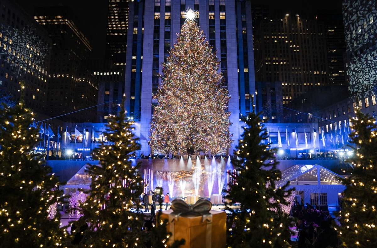 New York: Lichter am Rockefeller-Weihnachtsbaum angezündet