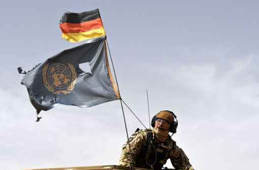 Bundeswehrsoldat in Mali: Bei einer Attacke mit einer Autobombe sind zwölf deutsche Soldaten verletzt worden. Foto: AFP/SEYLLOU
