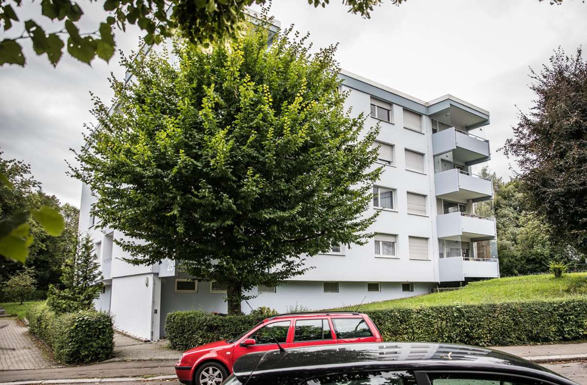 In diesem Wohngebäude in Sindelfingen wurde im August 2021 eine Frau getötet. Foto: Eibner-Pressefoto/Jürgen Biniasch/ 