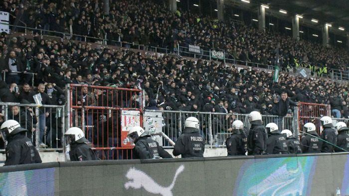 Mindestens 32 Verletzte bei Fußball-Krawallen auf St. Pauli