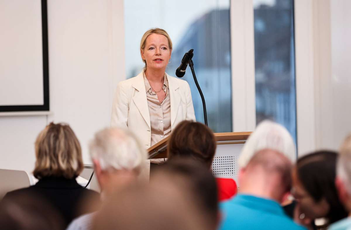 Thekla Walker bei Talk in Böblingen: Ministerin nimmt Gesellschaft in die Pflicht