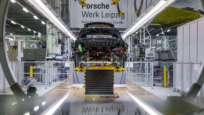 Porsche: Sportwagenbauer feiert Start der Elektromobilität im Leipziger Werk