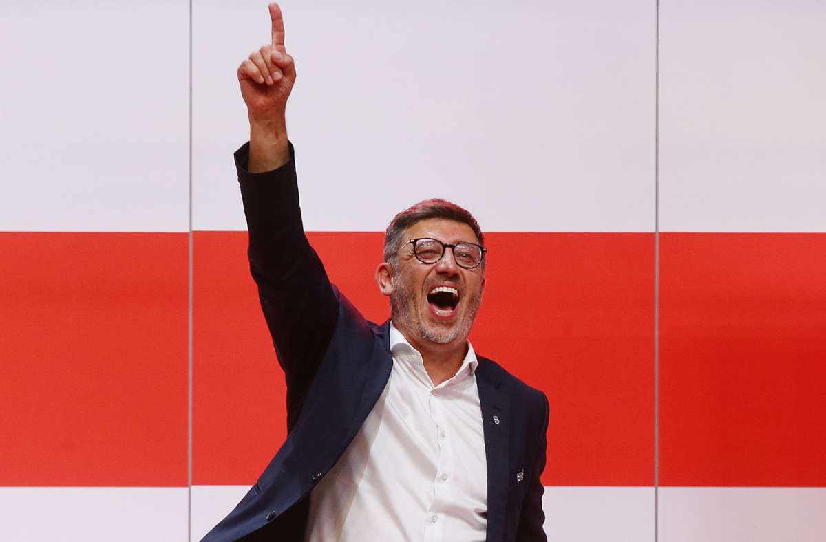 Claus Vogt hat gut lachen. Der 51-Jährige hat die Wahl zum Präsidenten des VfB Stuttgart gewonnen. Foto: Pressefoto Baumann/Hansjürgen Britsch