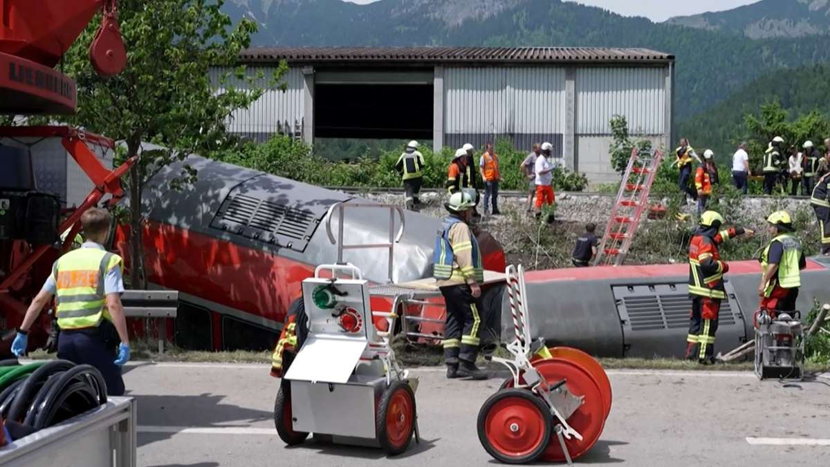 Zugunglück bei Garmisch-Partenkirchen: Augenzeuge: „Plötzlich ist der Zug umgekippt“