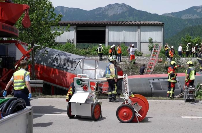 Zugunglück bei Garmisch-Partenkirchen: Augenzeuge: „Plötzlich ist der Zug umgekippt“