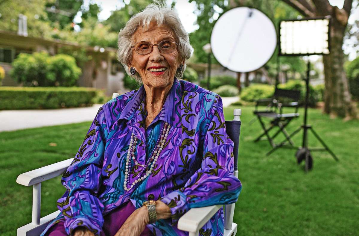 Auf der Suche nach neuen Filmrollen: Connie Sawyer, 104 Jahre alt Foto: SWR/Konrad Waldmann