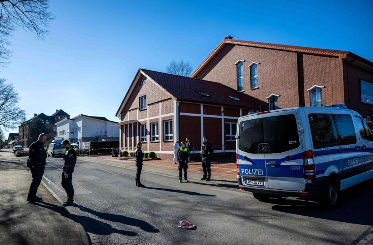 Bramsche bei Osnabrück: 16-Jähriger nach Schüssen vor einer  Schule gestorben