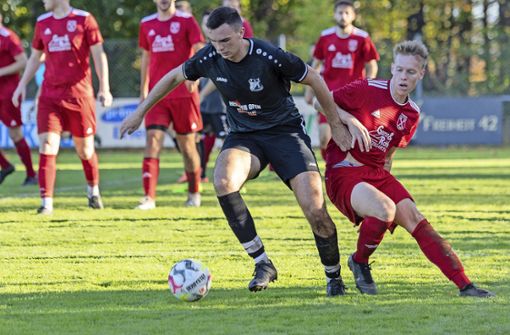 Der TSV Dagersheim mit Jonas Halbmeyer (am Ball) darf sich über drei zusätzliche Punkte freuen. Foto: Eibner-Pressefoto/Dimi Drofitsch