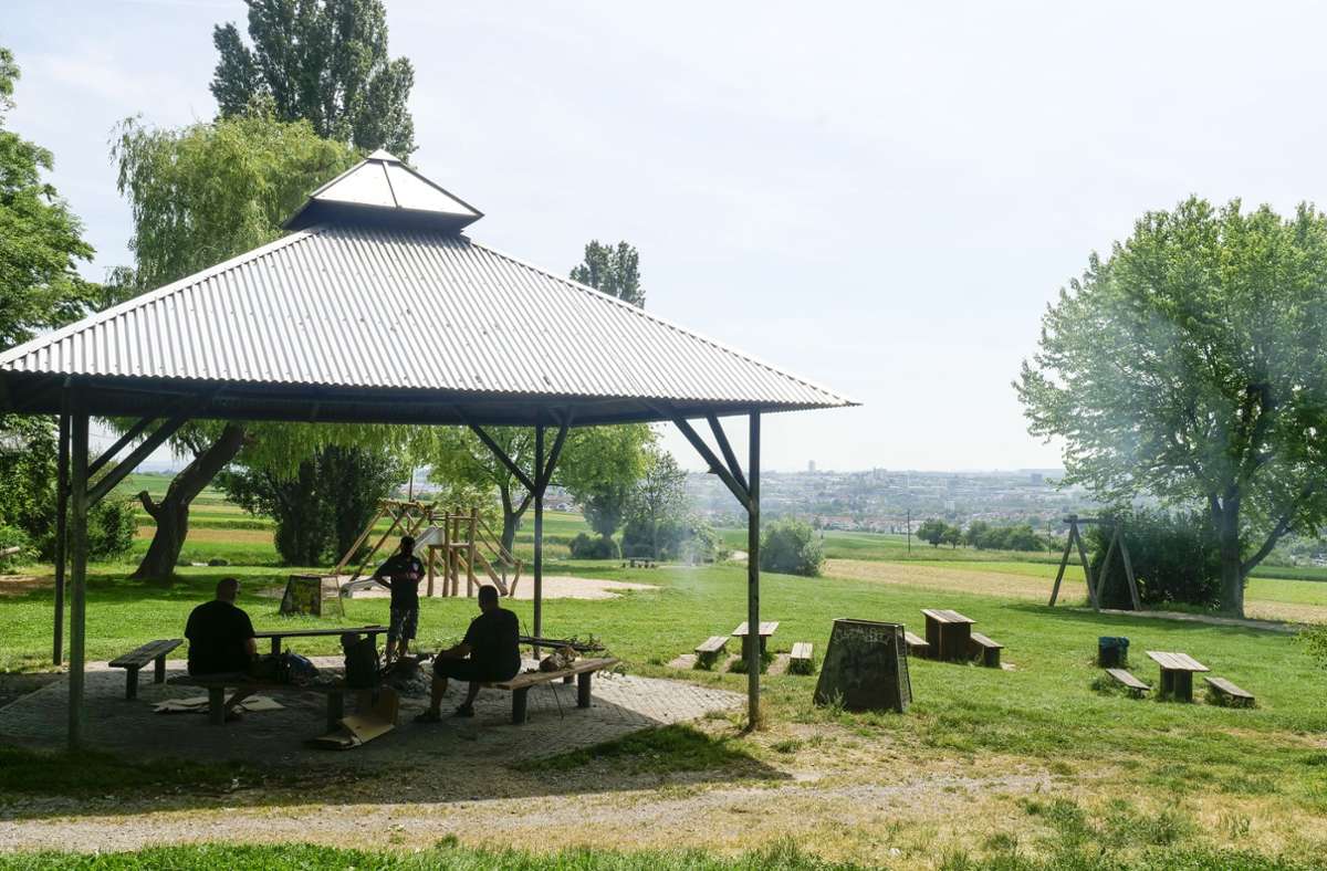 Einer der schönsten Grillplätze im Landkreis Ludwigsburg: die Eselshütte mit Blick auf Bietigheim.