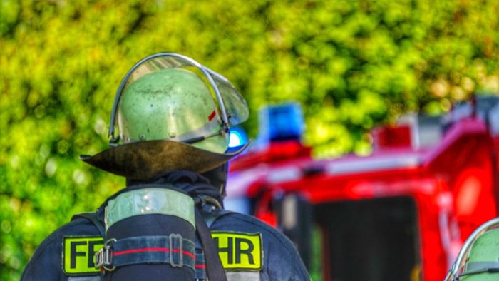 Feuerwehreinsatz in Aichwald - Opel Astra gerät in Brand