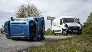 Unfall zwischen Renningen und Rutesheim: Dacia kippt auf die Seite