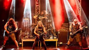 Thrash-Metal-Band auf Tour: Stufen, Stadtfest und Strapazen