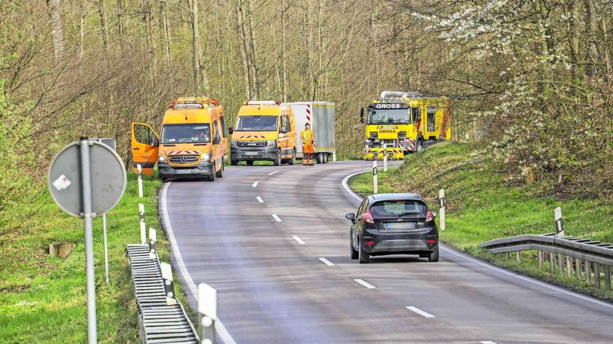 Polizeibericht aus Leonberg: Ein Linienbus verliert Öl