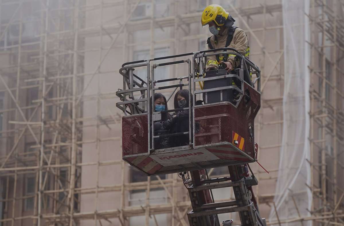 Hongkong: Mindestens 13 Verletzte nach Brand in 38-stöckigen „Word Trade Center“