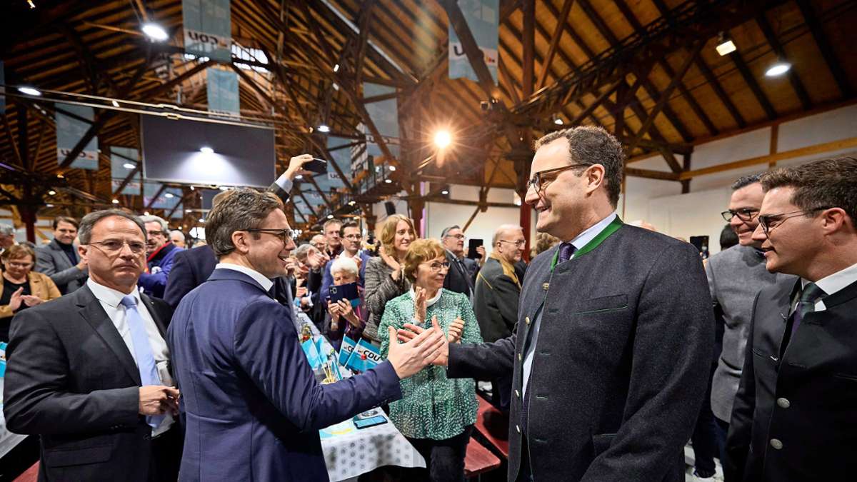 Politischer Aschermittwoch in Fellbach: Jens Spahn löst bei  den CDU-Fans  Begeisterungsstürme aus