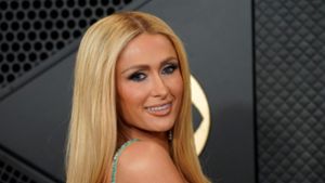Paris Hilton stellt Töchterchen London vor
