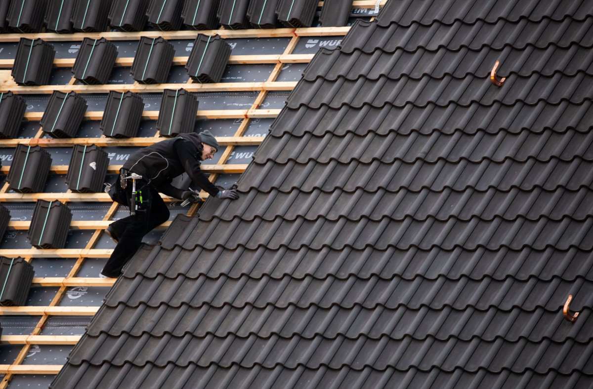 Landessozialgericht: Annäherung übers Dach =  Arbeitsunfall