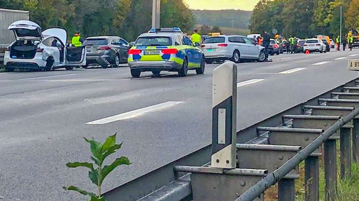 A81 nahe Heilbronn: Massenkarambolage mit 85 Autos –  mehr als 30 Verletzte auf Autobahn