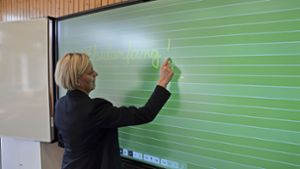 Grundschule mit digitalen Tafeln ausgestattet
