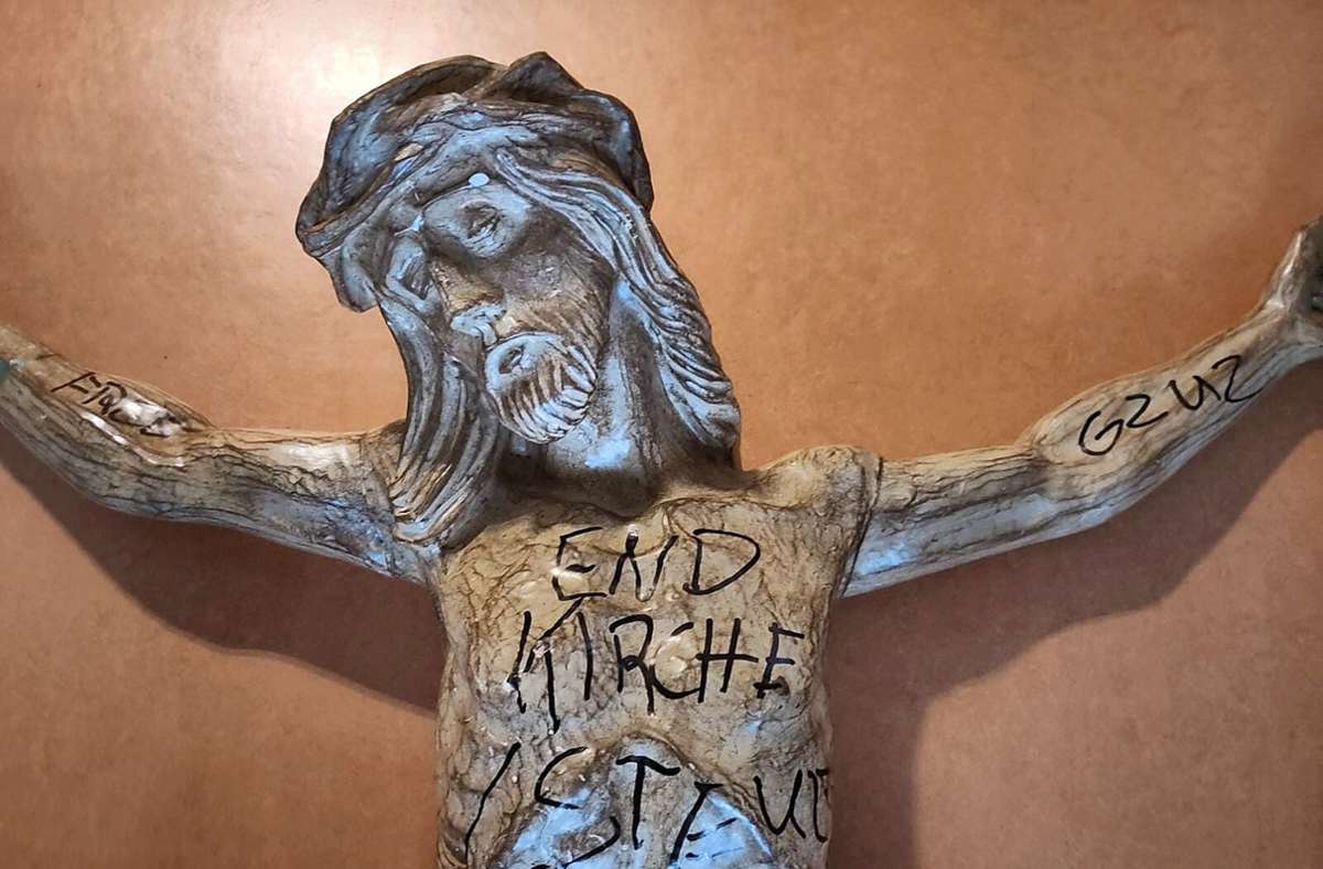 „Abstruse Geschichte“  in Ludwigsburg: Was Rapper  Gzuz mit einer gestohlenen Jesusfigur zu tun hat