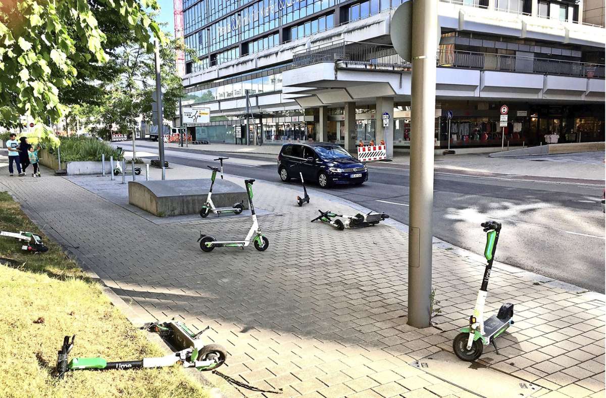 Jetzt auch in Böblingen: Ärger um wild geparkte E-Scooter nimmt zu