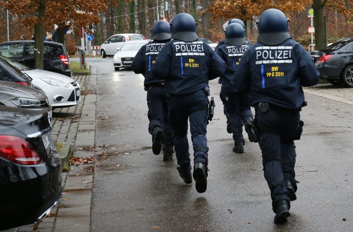 Polizei in Baden-Württemberg: Kennzeichnungspflicht bei Demos und Fußball – Gewerkschaft empört