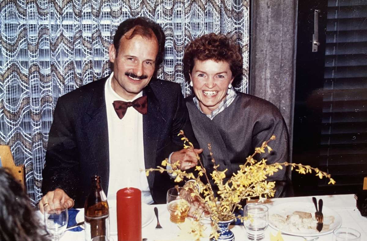 Uwe Vasel feiert seinen 50. Geburtstag im Jahr 1989 – natürlich mit Gaby Vasel an seiner Seite.