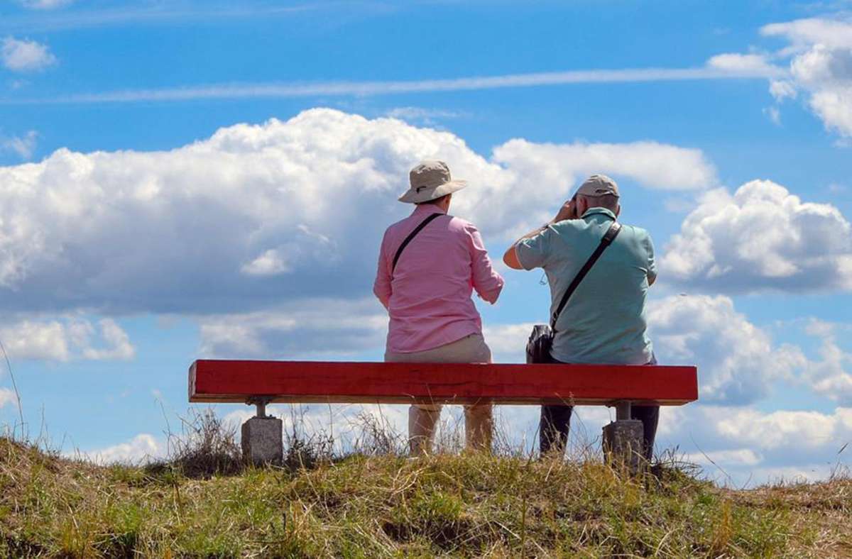 Millionen Deutsche sorgen mit einer privaten Rentenversicherung oder einer Lebensversicherung fürs Alter vor. Foto: dpa/Patricia Pleul