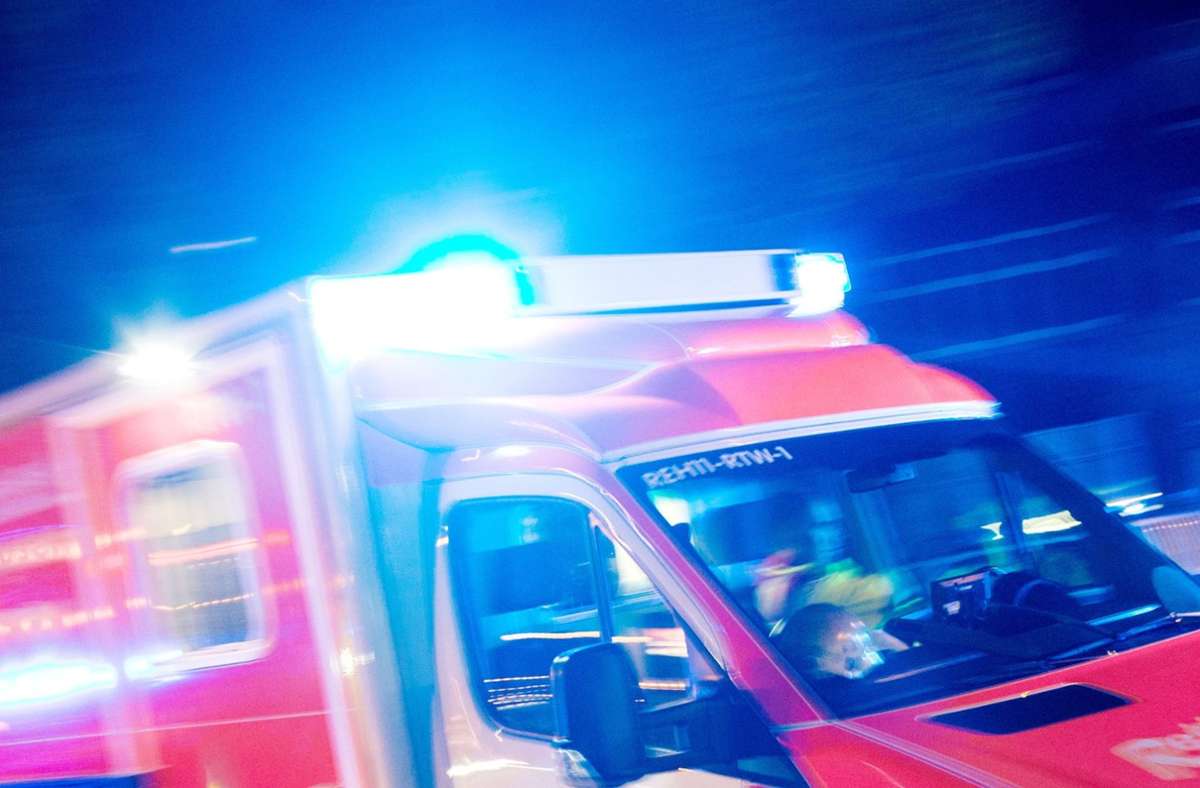 Unfall in Waiblingen: Zusammenstoß mit Rettungswagen