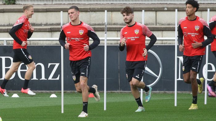 Training des VfB Stuttgart: Fünf Youngster spielen bei Bruno Labbadia vor