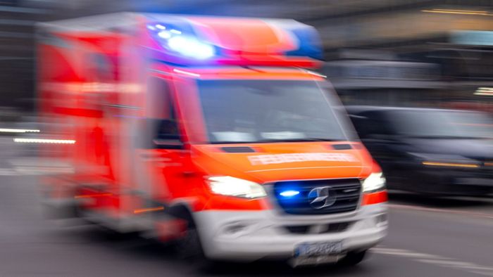 Nordrhein-Westfalen: 85-Jähriger erfasst beim Einparken Lebensgefährtin – tödlich verletzt