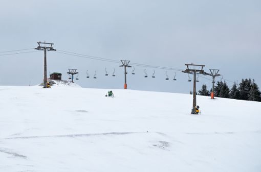 Wintersportler müssen sich auf dem Feldberg noch etwas gedulden. Foto: dpa/Silas Stein