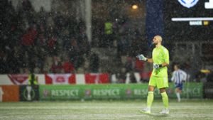 HJK Helsinki gegen den FC Aberdeen: Schneebälle auf Torwart: Conference-League-Spiel unterbrochen