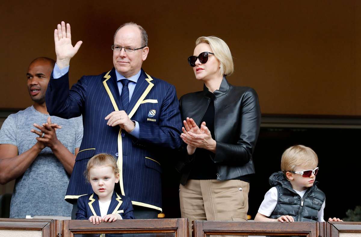 Fürst Albert II. und seine Frau Charlene mit ihren Zwillingen Gabriella und Jacques