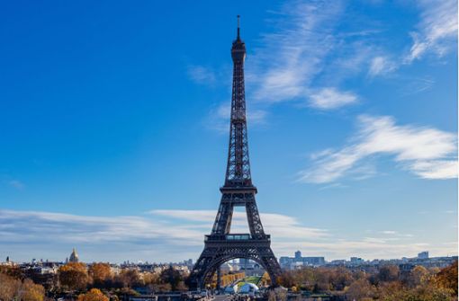 Coronabedingt war der Eiffelturm lange geschlossen. (Archivbild) Foto: imago images/CHROMORANGE/Marcel Ibold