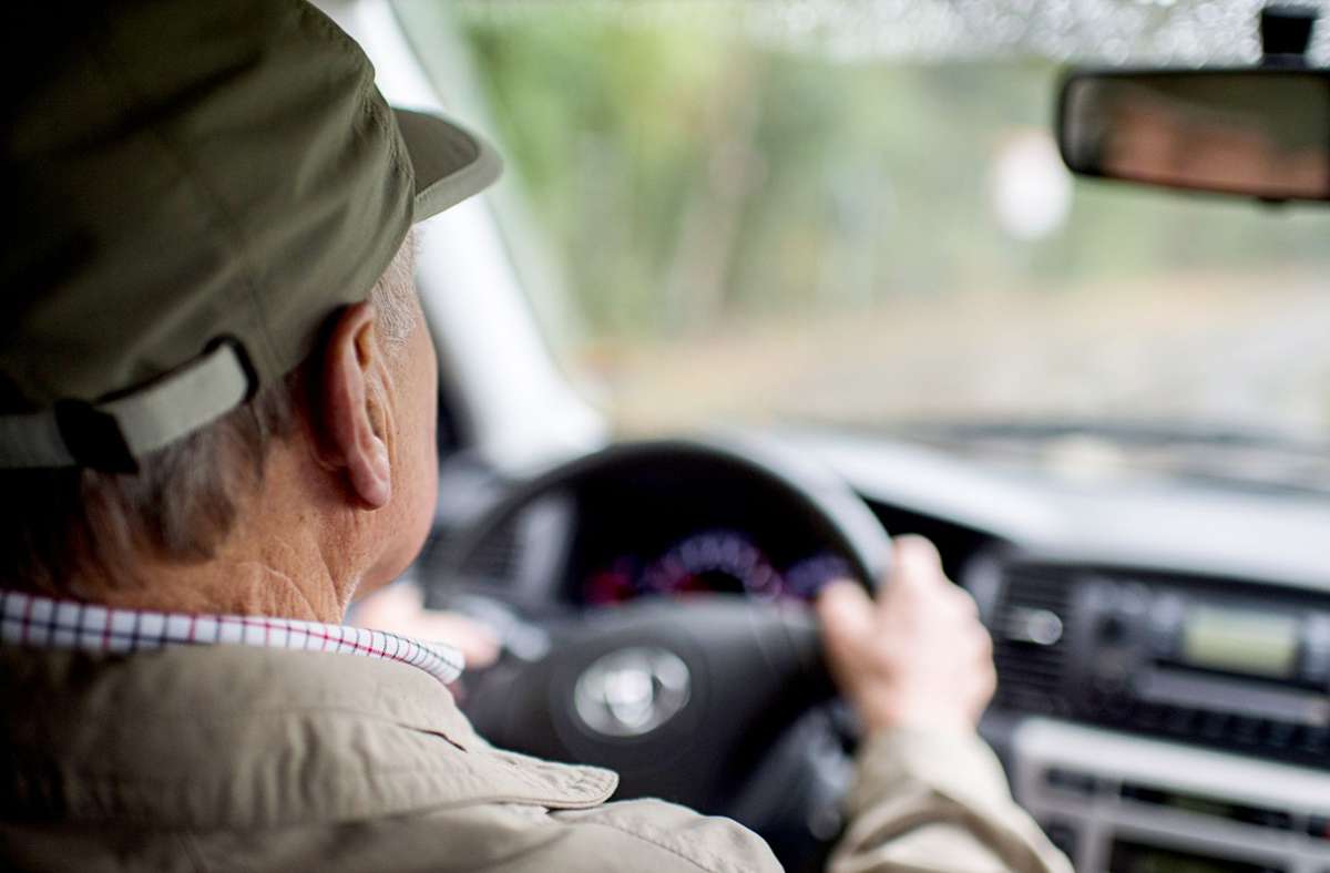 Programm für mehr Verkehrssicherheit: Neues Angebot für Senioren: ÖPNV-Jahresticket statt Autofahren