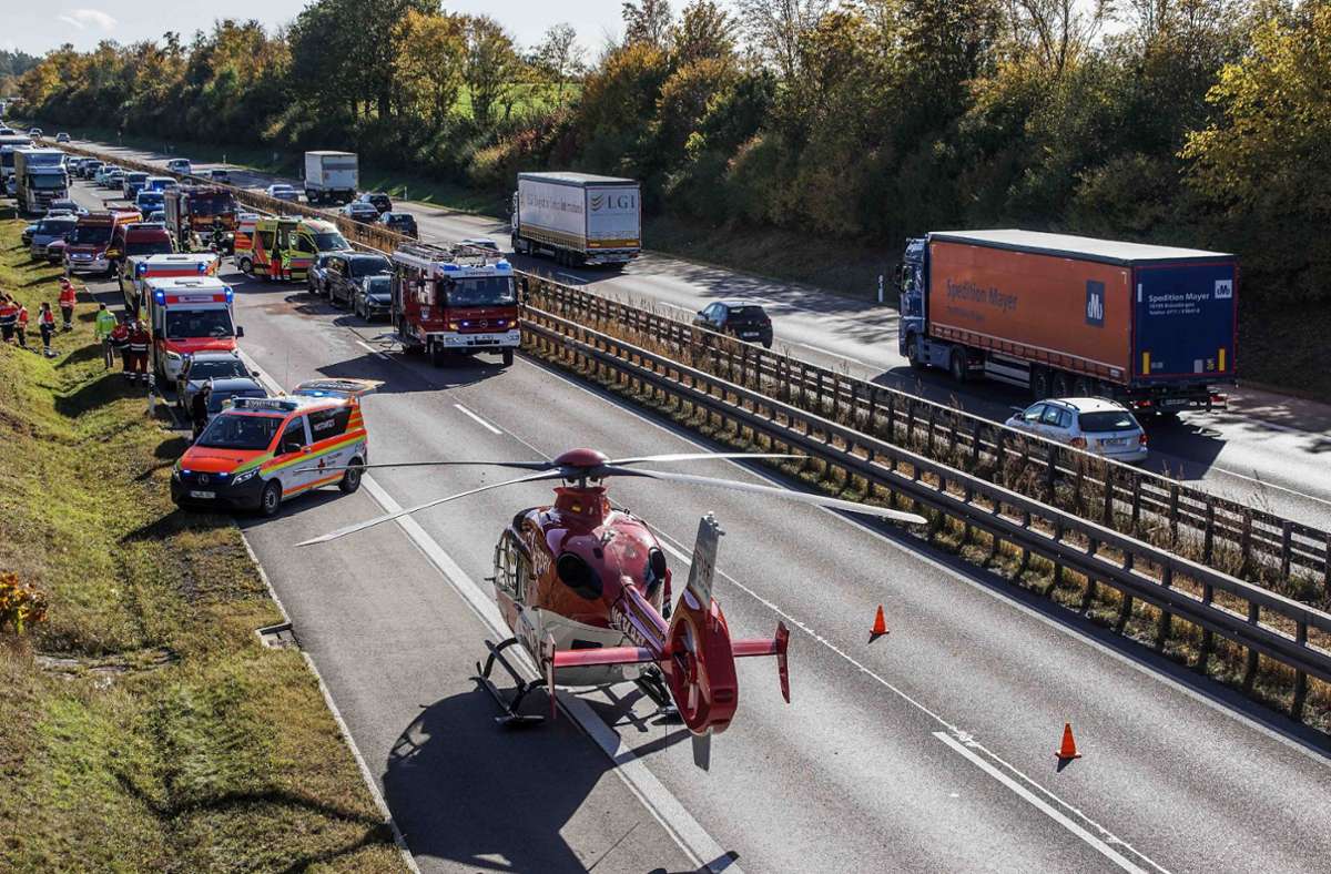 Aufs Stauende aufgefahren: Schwerer Unfall auf der A 81 bei Gäufelden.