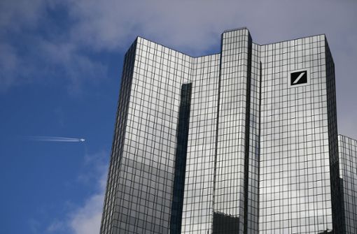 Die Zwillingstürme der Deutschen Bank in Frankfurt. Foto: dpa/Arne Dedert