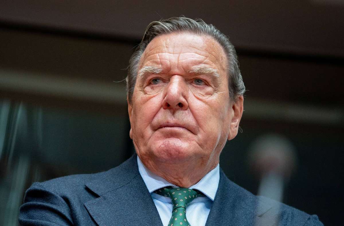Altkanzler unter Druck: Scholz fordert Schröder zum Rückzug auf