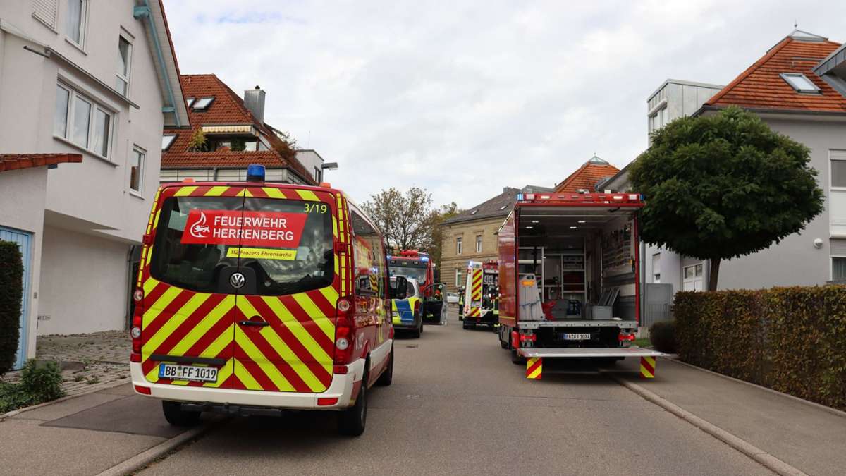 Rauchentwicklung in Herrenberg: Großer Einsatz wegen Kleinbrand in Tiefgarage
