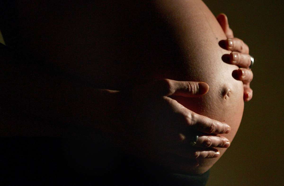 Statistisches Bundesamt: Frauen bekommen erstes Kind immer später