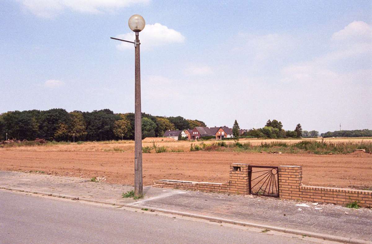 Das Dorf Manheim bei Kerpen in Nordrhein-Westfalen wird dem Erdboden gleichgemacht, damit hier Braunkohle gefördert werden kann – der Fotograf begleitet den Vorgang seit über zehn Jahren. Foto: Yannick Rouault