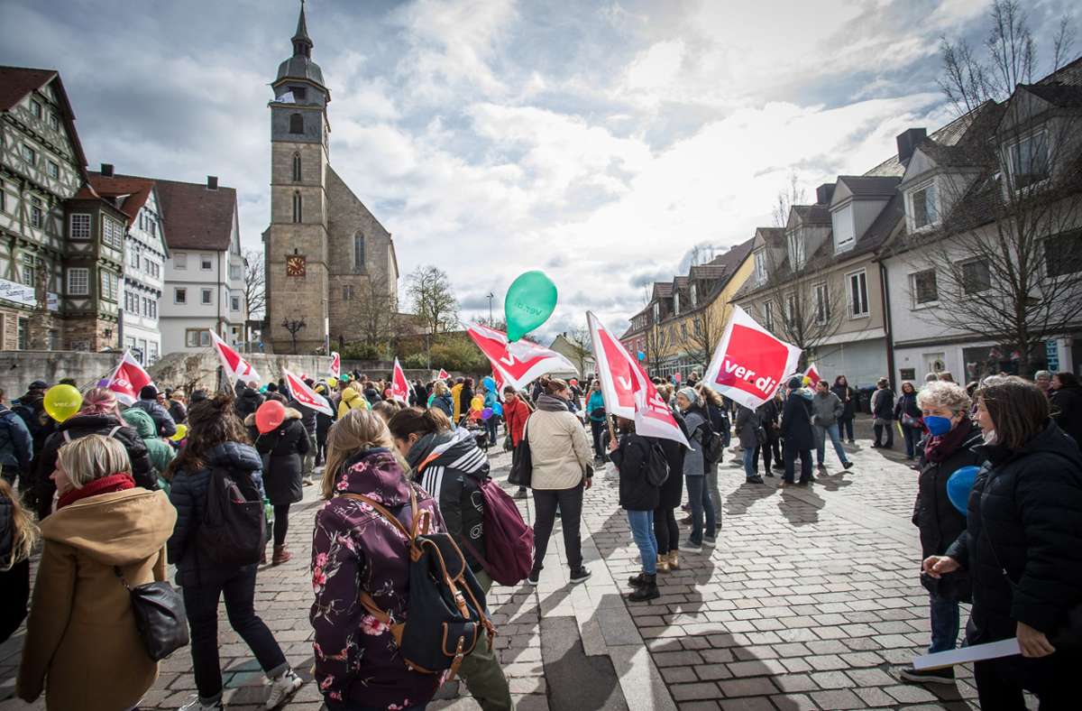Tarifstreit bei den Sozialberufen: Erziehende demonstrieren in Böblingen