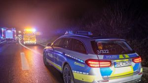 BMW-Fahrer verliert die Kontrolle – Autobahn komplett gesperrt