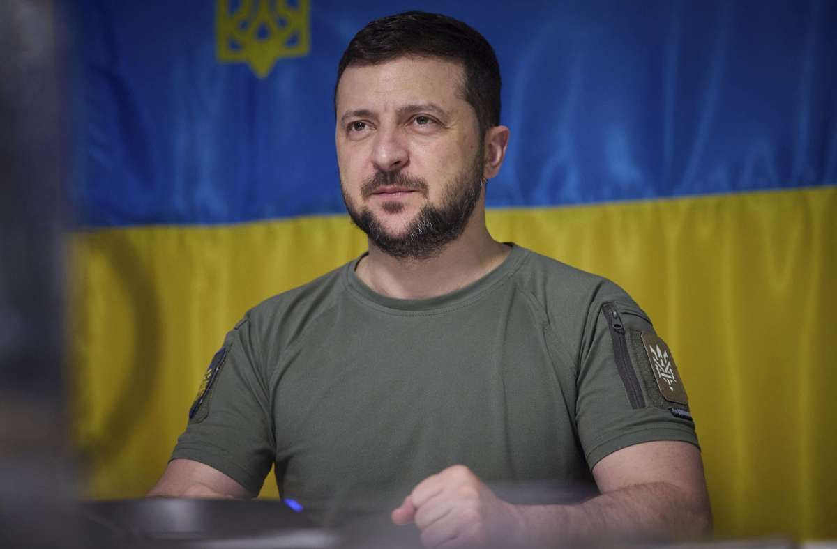 Krieg in der Ukraine: Selenskyj feuert hochrangigen Kommandeur
