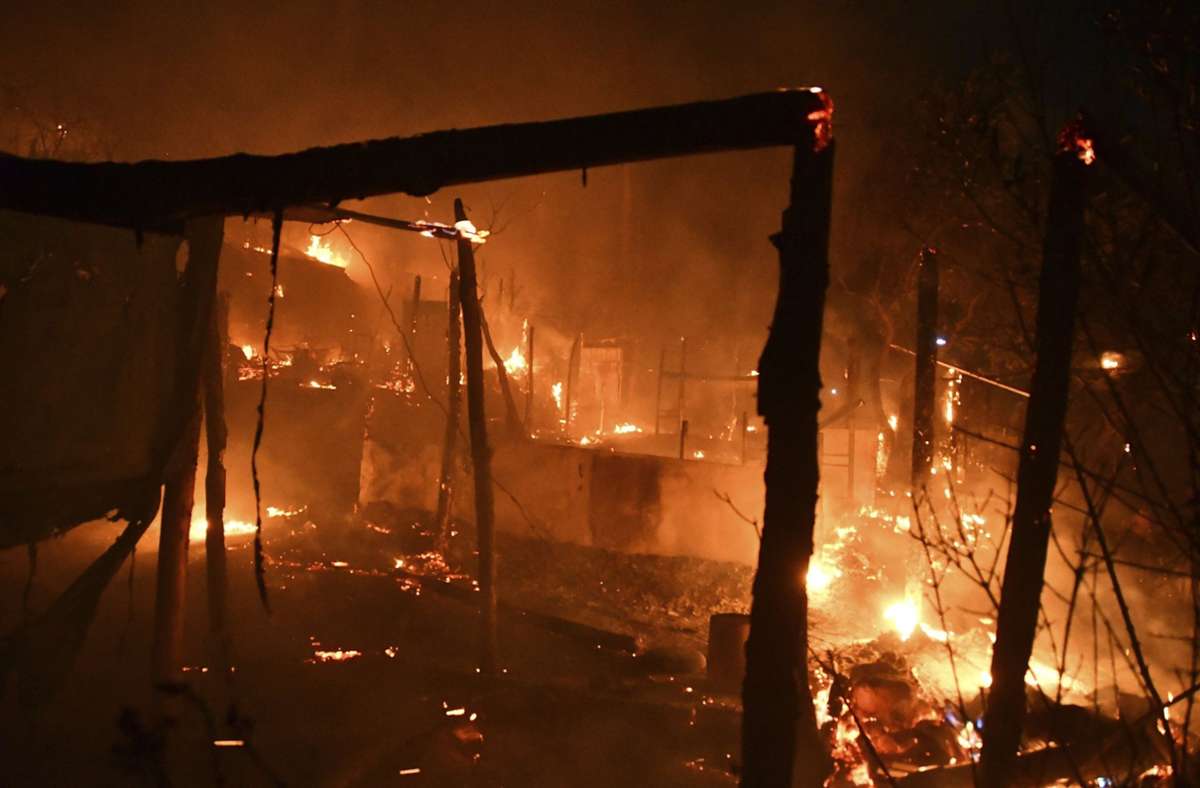 Griechische Insel: Brand im alten Flüchtlingslager von Samos