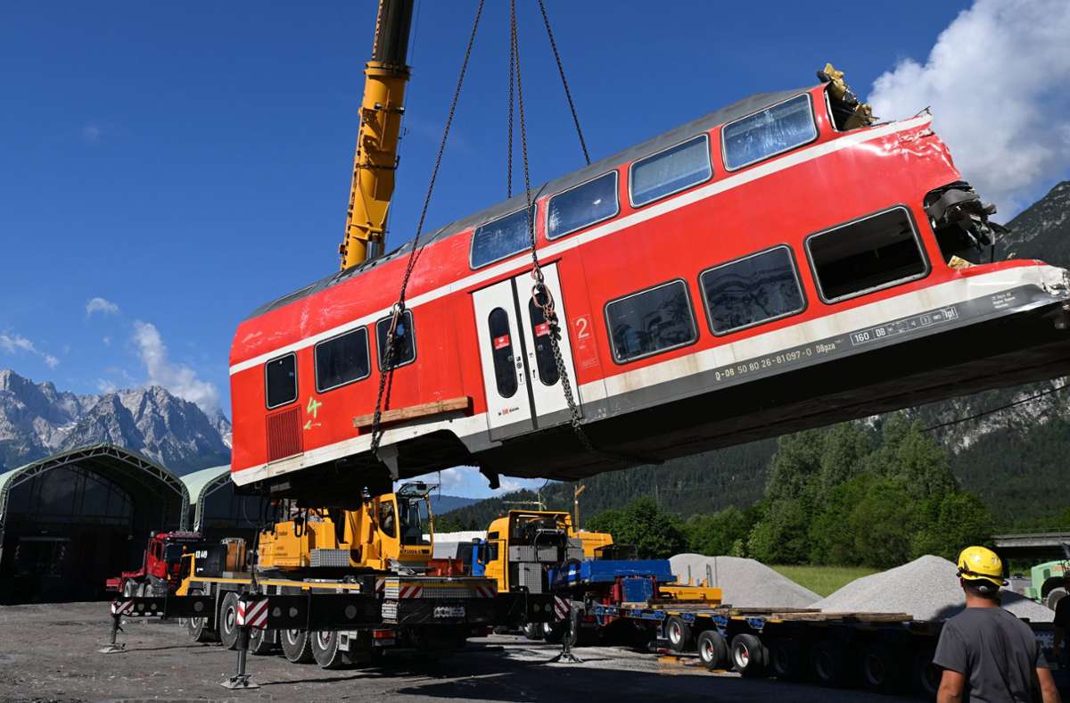 Nach Zugunglück bei Garmisch-Partenkirchen: Schienen und Fahrgestelle im Fokus der Ermittler