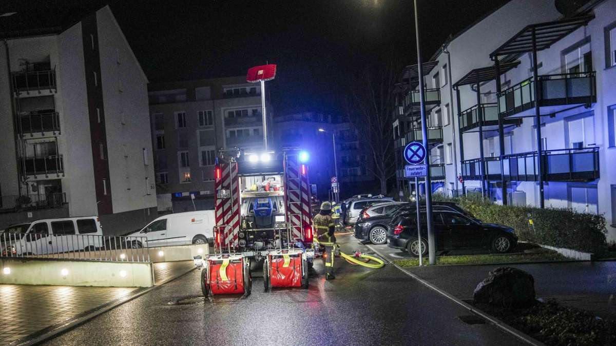 Brandstiftung in Böblingen: Unbekannter zündet Auto an – Polizei sucht Zeugen